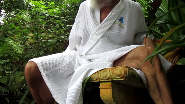 Mr hairy gardener: Benchpt1