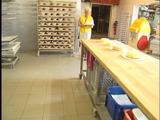 Naughty Girls: Mature slut and young lezzies in food fight