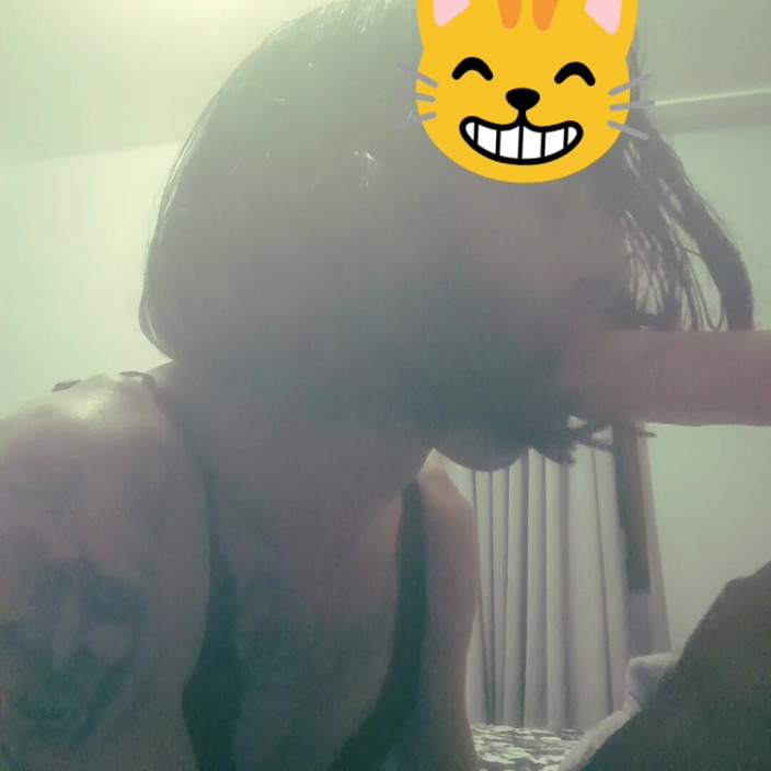 KIARA: Lekeli götümde sikiş