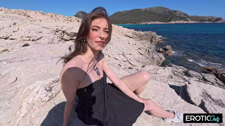 German bitch hunter: Hubená holka tvrdě jezdí a používá nohy k tomu, aby...