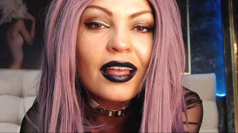 Kiras Secrets: Black lips fetish
