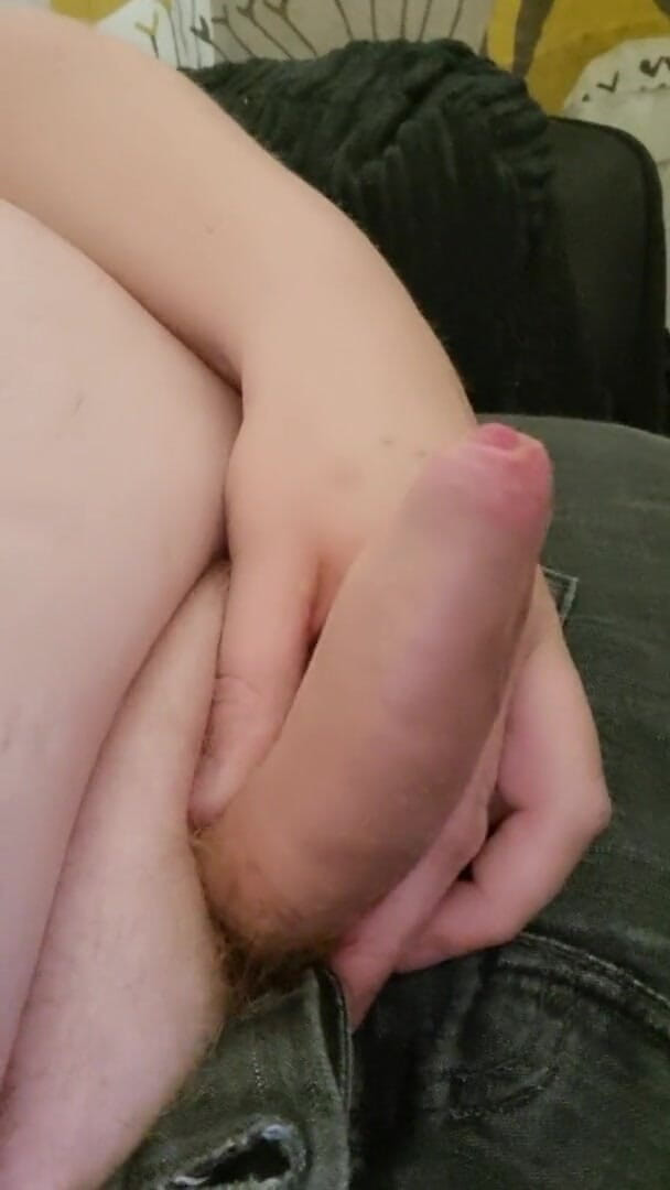Big man: Man bröst röra vid och bröstvårtor spela och wank spela