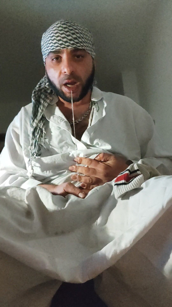 SmokedAlloy2: アフガニスタンの服を着た汚いジャンクブロ、デッキソックスで放尿し、小便を飲む