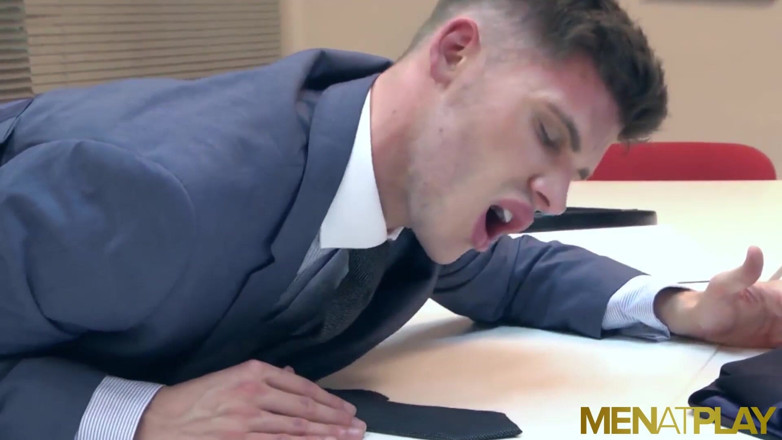 Menat Play: MENATPLAY - Handsome Klein Kerr anal fucks Ken Rodeo in office
