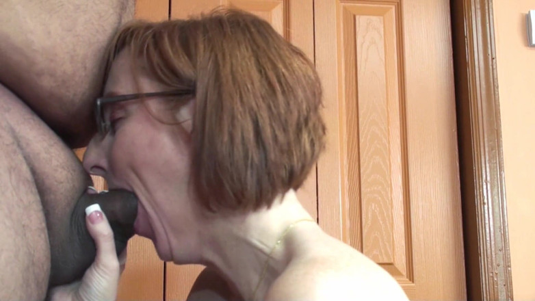 Nightclub Hardcore XXX: Sexy zralá saje černého ptáka