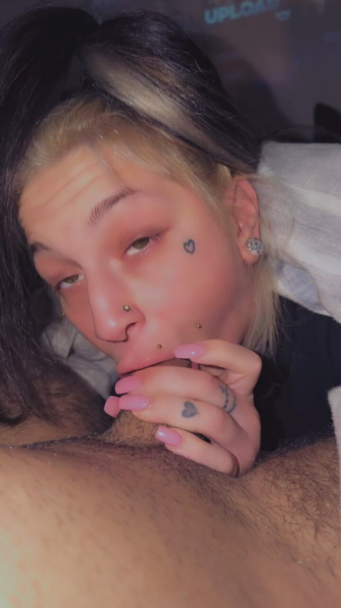 InkByTscheii: Blowjob neglijent