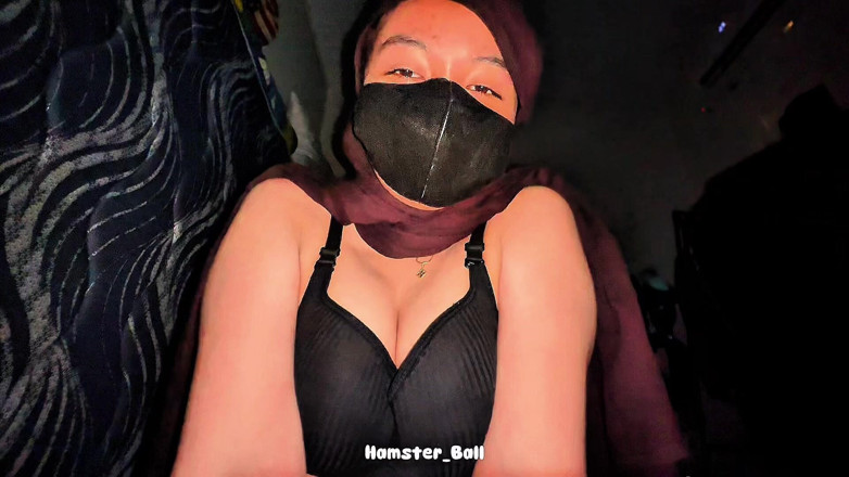 Hamster_Ball: Відео від першої особи моєї подруги дезі, просто розійшовся зі своїм хлопцем, тому що він зрадив мені:)