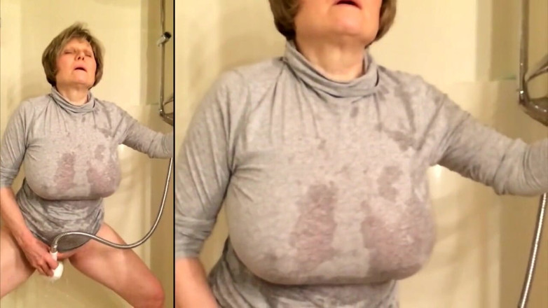 MarieRocks: Big Breasted GILF masturbates in a gray shirt