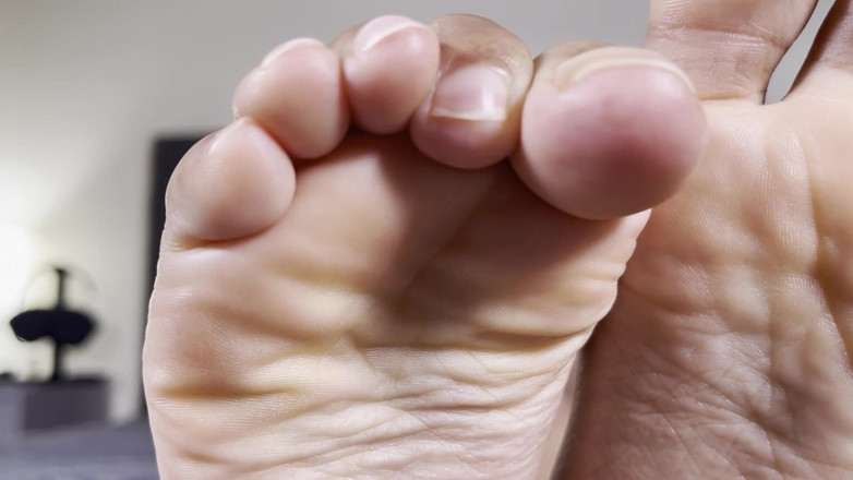 Pink Foxx: Kont Op Je Neus, Voetzolen in Je Hoofd