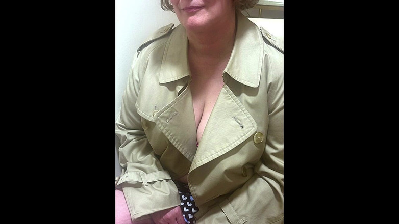 Zina Gabon: Üvey anne üvey oğluna duşta video gönderiyor