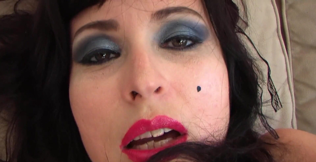 Wanilianna Is A Genuine Woman Dressed As Women Did In The 1950'S Of The Xxth Century