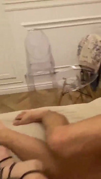 Nieśmiała nastolatka próbuje DP po raz pierwszy