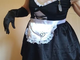 Cindy Belfast: Cindy, femme de ménage excitée, se fait baiser pendant son...
