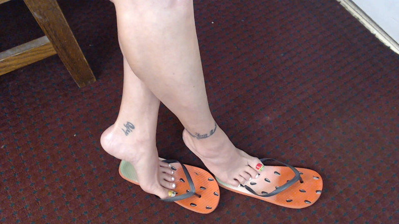 Abby Anna: Fruktig flip flops tår skospel