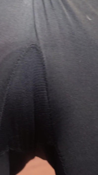 Meu Corpo De Leggings E Esfregando Minha Buceta Através Delas