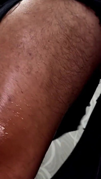 Anale E Sborrata | Cazzo Enorme Sborra - Si Strappa I Jeans E Si Sega Cospargendosi Di Olio E Gemendo.mp4