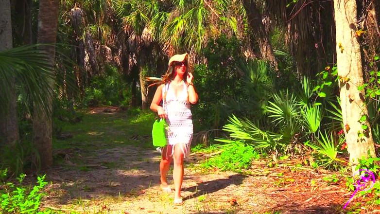 BIKINI-POPS: Happy Trails