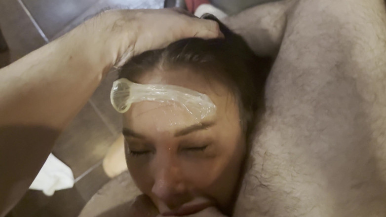 Monika Fox: Un fan cu vedere la persoana 1 o domină pe Monika...