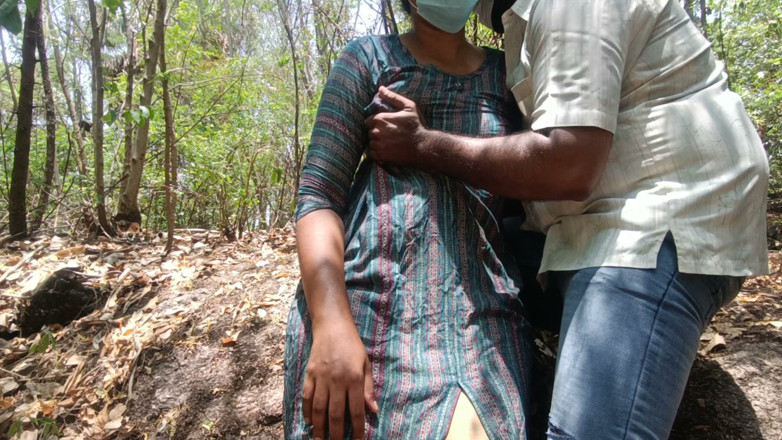 XtremeBabe: jangal ke baahar men apratyashit anubhav