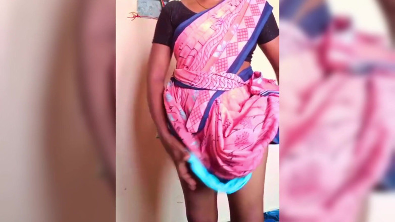 Ammukutty88: Ammu vestita cambia nighty con Saree grandi tette ammus mostra...