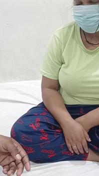 Murid nakal ini menggoda gurunya sendiri