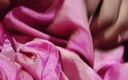 Satin and silky: 40 Schwanzkopf reiben mit rosa schattiertem Satin, seidiger Salwar von...