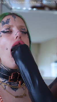 BDSM Lésbico: Deepthroat E Fisting Na Garganta