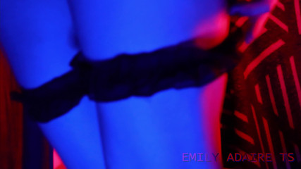 Emily Adaire: Pomoc! Zostałam zamieniła się w catgirl