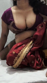 Desi Indian Beautiful Bhabhi Hot Romantic Sex and Cumshot on Her Belly