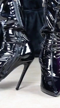 Toe Tapping Asmr in Shiny Black Boots
