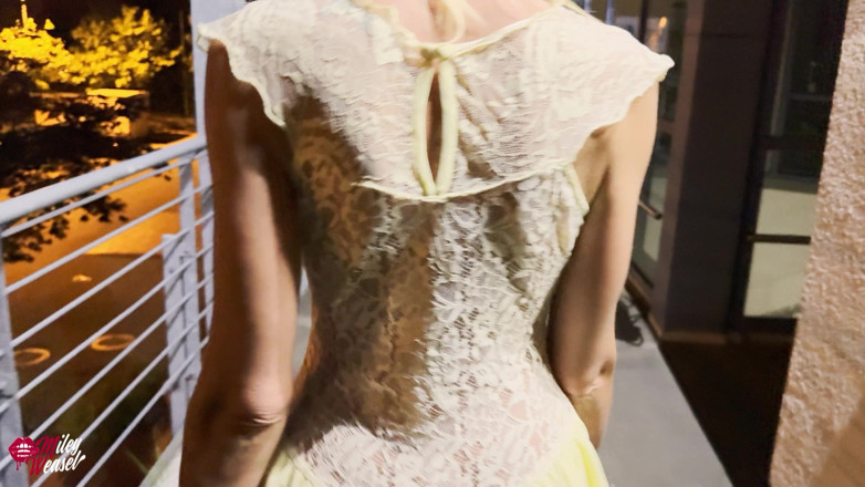 Miley Weasel: Crazy!! Blonde Babe Fucked in Public After Date!!