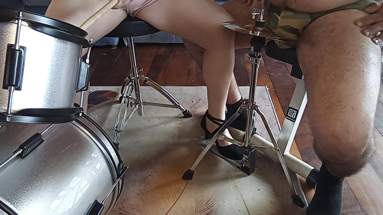 Mois Fantasys: Fantasi Hamba Drums