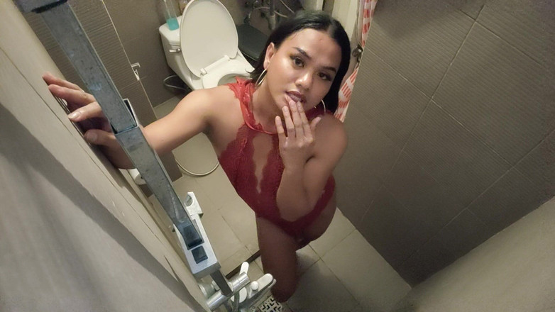 Hot army solo: Urmărește-mă cum ejaculez într-o baie ca un soț șireț