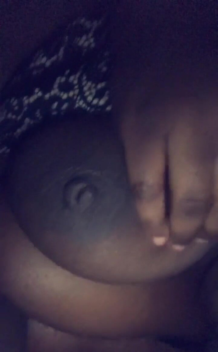 Juicy the houdini: Öppna vid låt mig sätta en titty i munnen