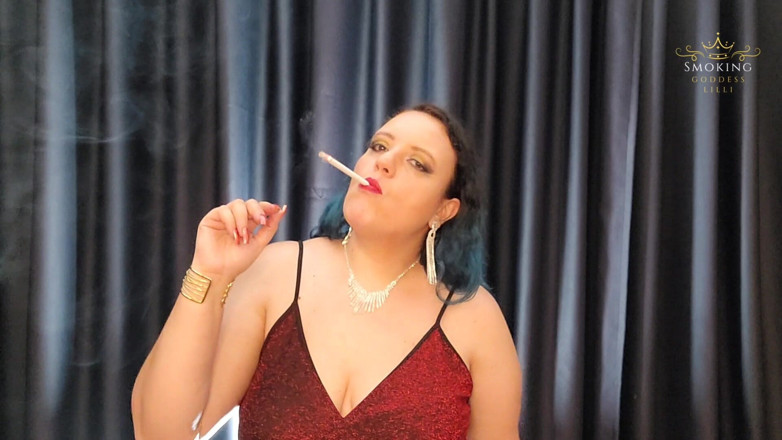 Lilli Cukierek Cox: Lilli Smoking Vs120s