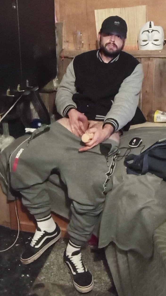 jerkofflover: Éjaculation À L’endroit Où Je Vais Me Masturber Et Plus Avant...