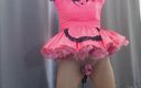 Sissy Candy: Sissy mucama en vestido rosa caliente y castidad está encerrada...