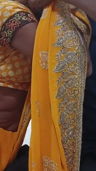Bhabhi Priya memanggil abang tirinya mengongkek pepek dan suami