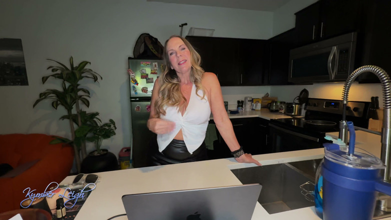 Scott Trainor: Cheating Mature MILF PAWG Takes Big Dick of Younger Employee