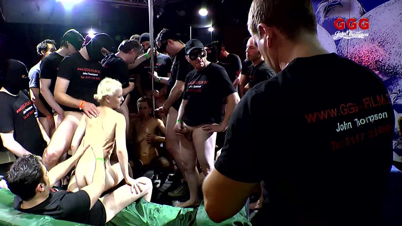 Pornstars fucking XXX: Výměna mrdky a dospívající milující anál v Ggg John Thompson