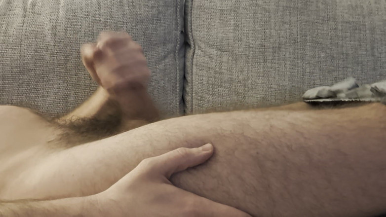 Rookie Numbers: Vieni a segarmi!! Sega sul divano da sola con sborrata.