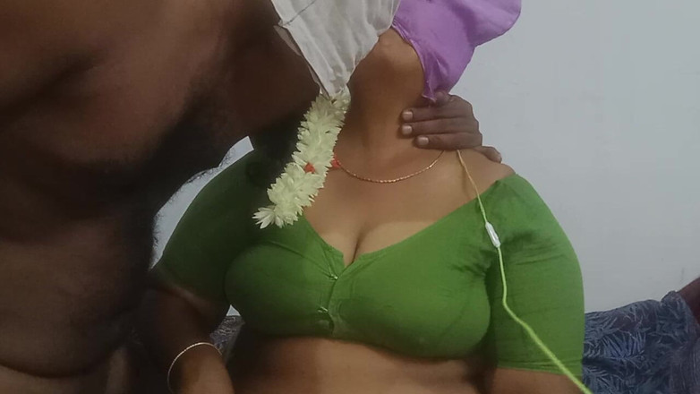 Santhi89: Tamil quente saree dona de casa duro cuzinho fodendo