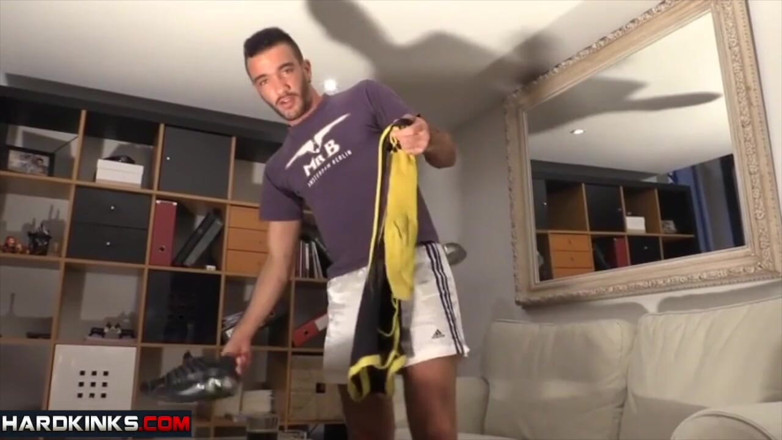 Hard Kinks: Hardkinks - An intimate encounter with the hottest guys