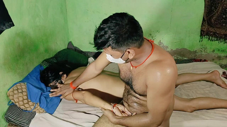 NituRandi94: Desi Stepmom Massage Video by Boyfriend Hindi Audio