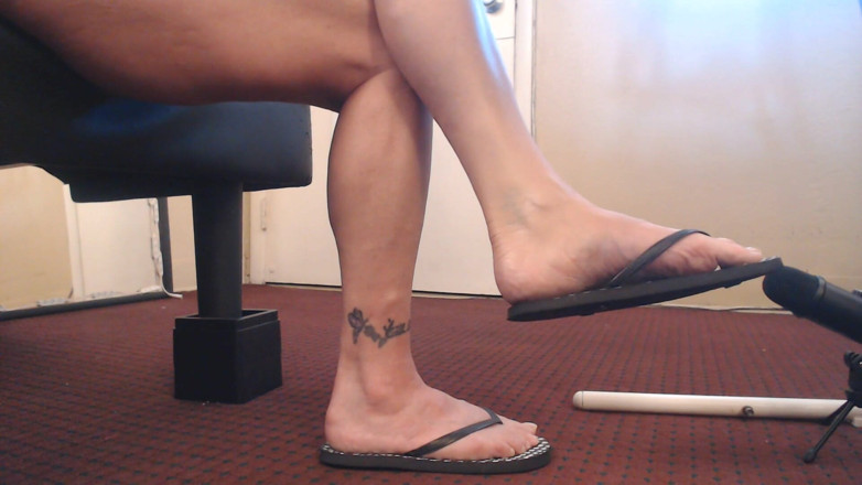Abby Anna: Polka dot flipflop slapping ASMR