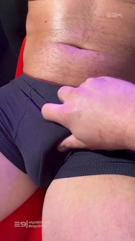 Guy 34 - Prosta, cicha Tradie zamienia się w seks szalony, żebujący i kaprysząc sub