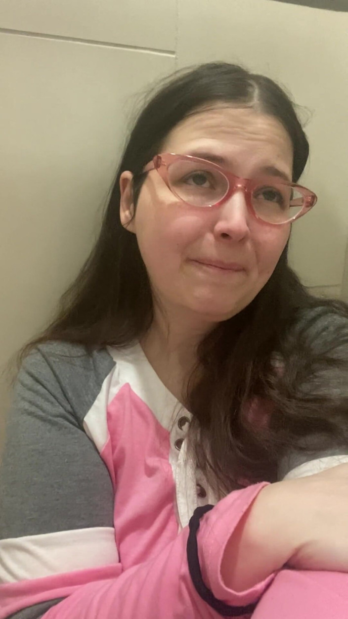 MissChrystalline: Chat, Sex Talk, See My Boobs and Pussy