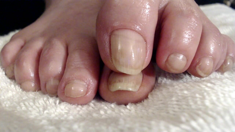 Abby Anna: Long natural toenails oiled feet