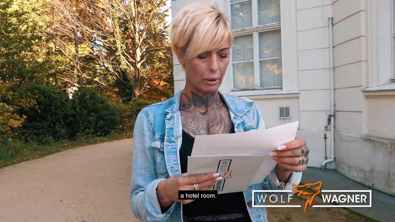 Wolf Wagner.date: Vicky Hundt, MILF tatouée coquine, se fait baiser par un...