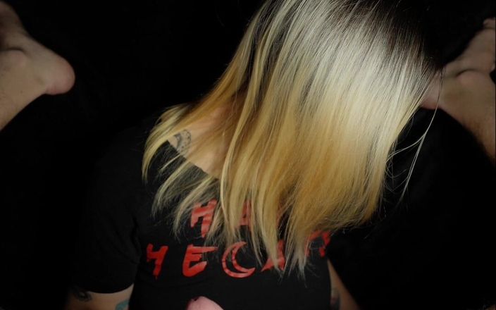 Hecate Reigns: Lời nguyền hàng tháng: chọc ghẹo âm vật, điện, cực khoái bị...